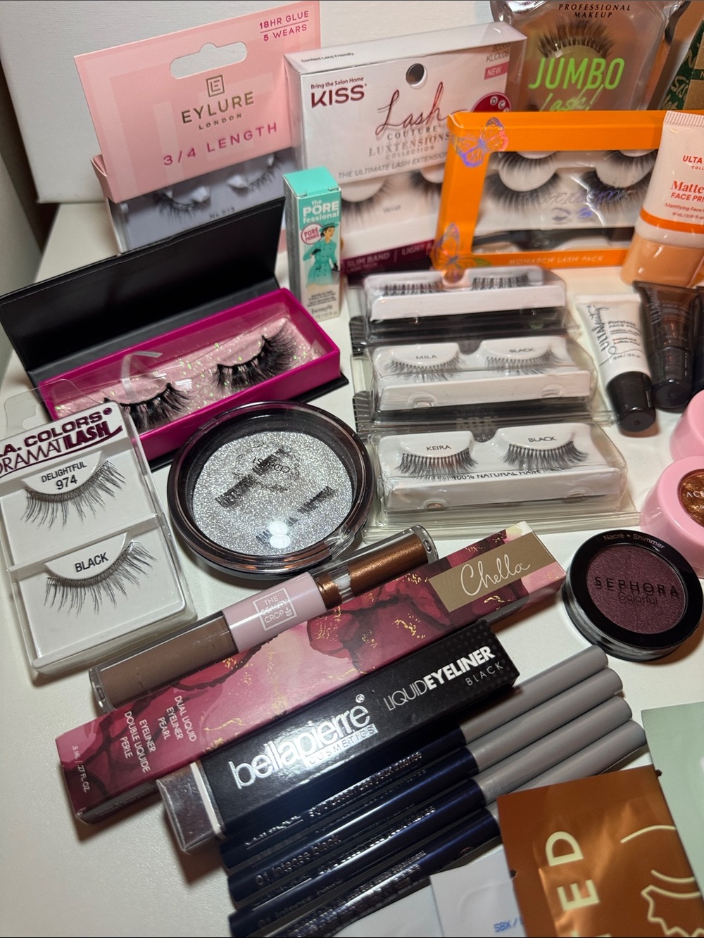 Bundle of Lashes & Makeup - Picture 2 of 5